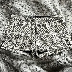 Merona Women's Chino Shorts Size 4 White Black‎ Textured 3" Inseam Low Rise